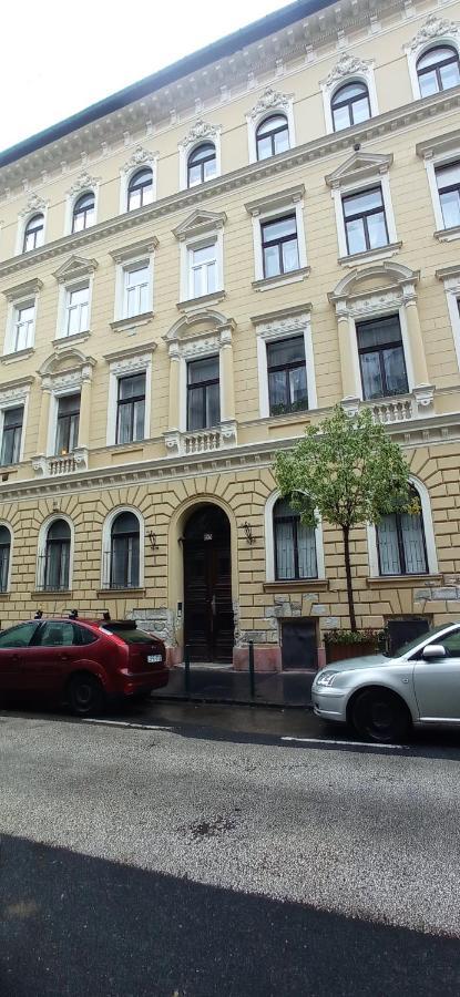 Western Apartman Boedapest Buitenkant foto