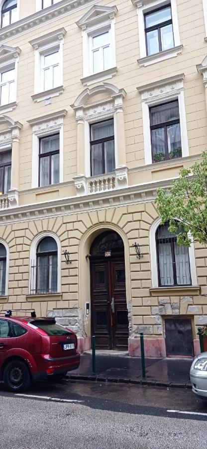 Western Apartman Boedapest Buitenkant foto