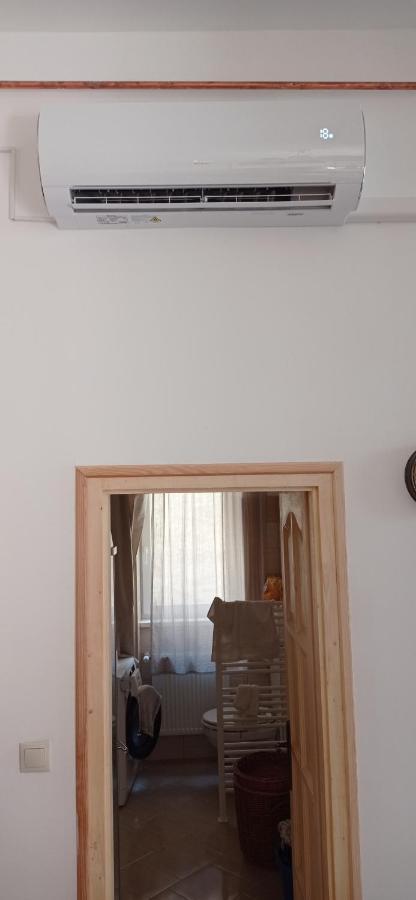 Western Apartman Boedapest Buitenkant foto