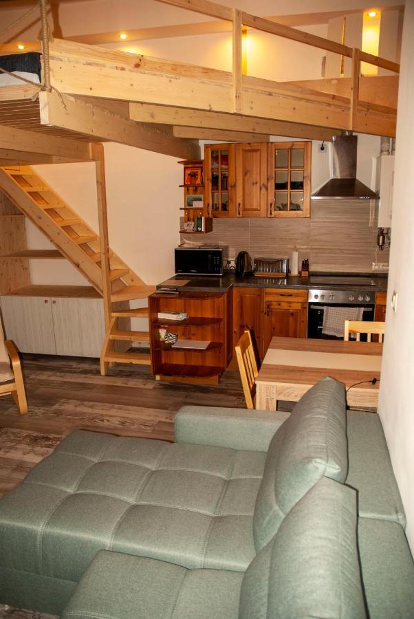 Western Apartman Boedapest Buitenkant foto