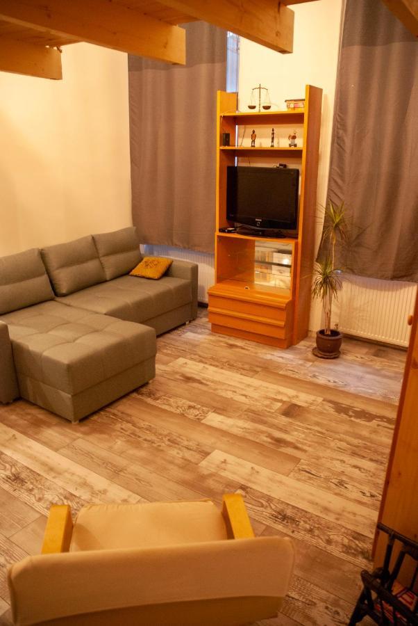 Western Apartman Boedapest Buitenkant foto