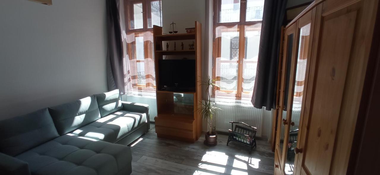 Western Apartman Boedapest Buitenkant foto